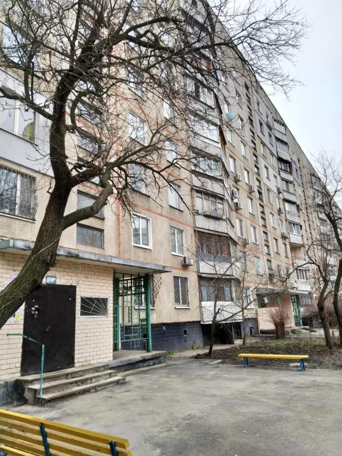 2 К Квартира Рядом Стадион Металлист М. Спортивная. Kharkov Luaran gambar